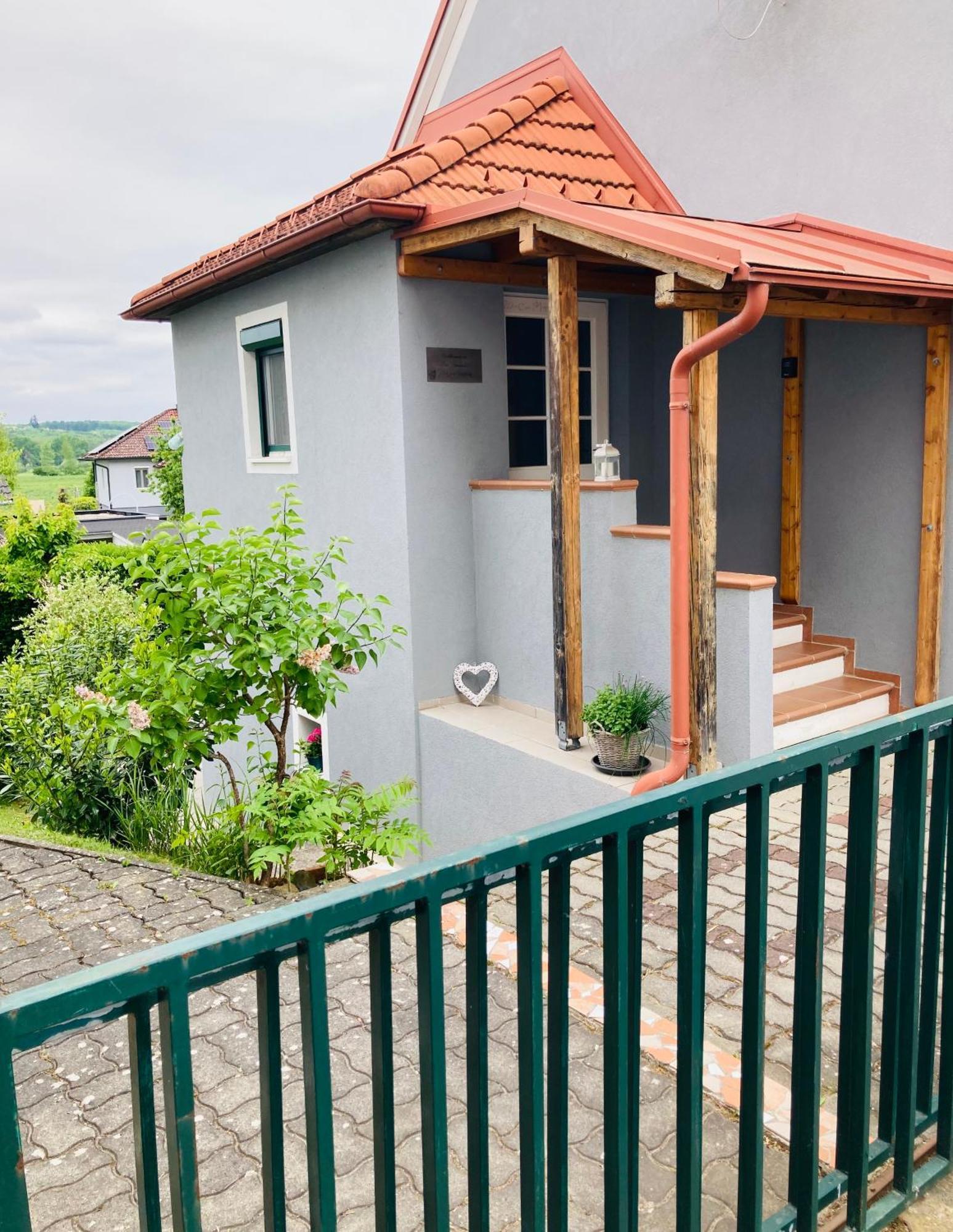 Das Ferienhaus-Zurueck Zum Ursprung Güssing Exteriör bild